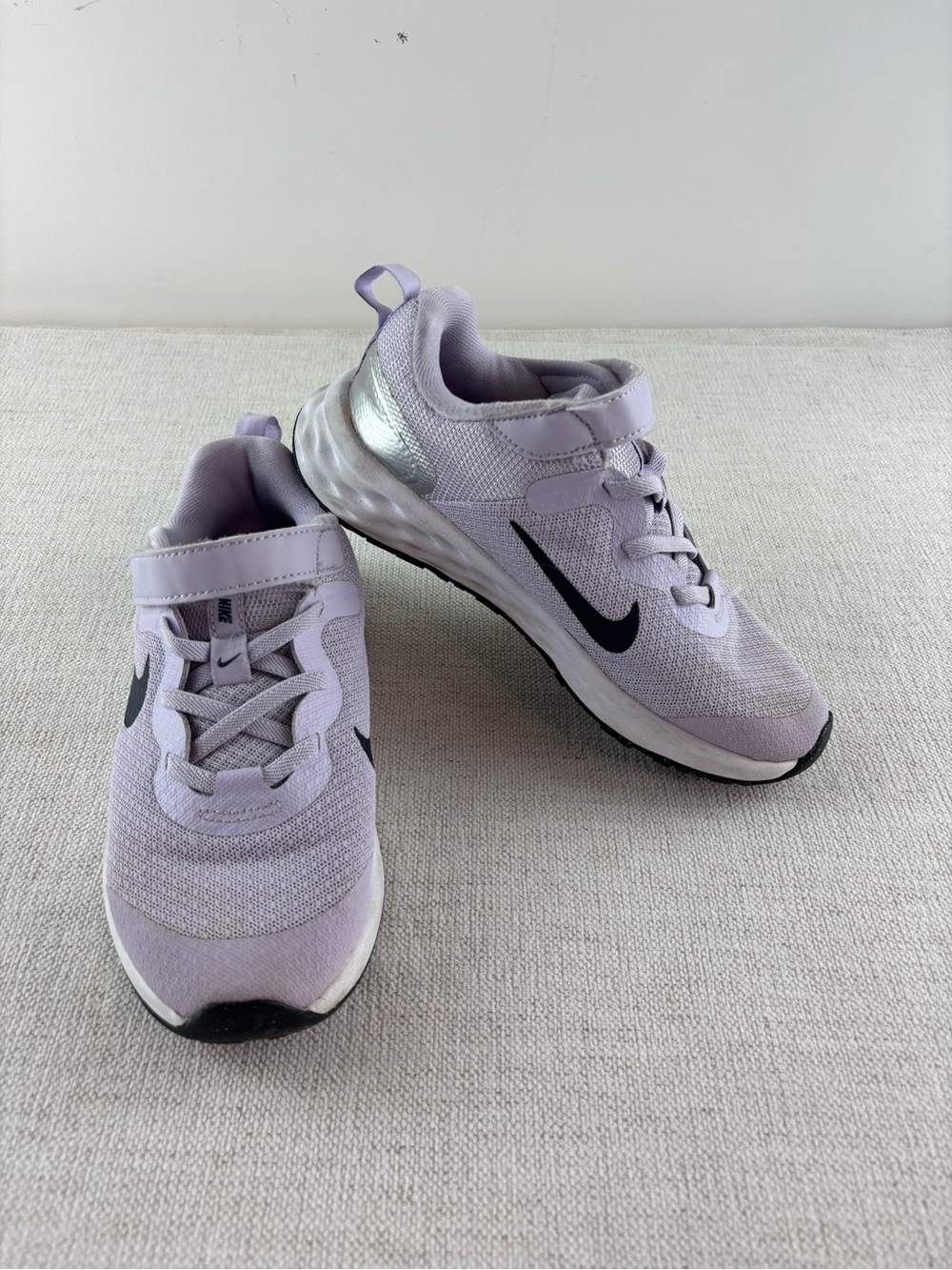 Nike Lilac and Black Girls' size 1 Athletic Running Shoes